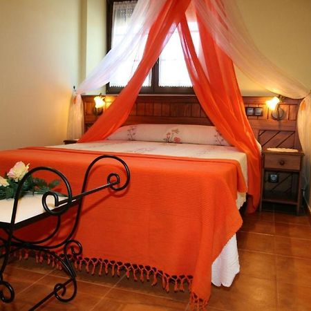 Apartamentos Toraya Hoz de Anero Ruang foto