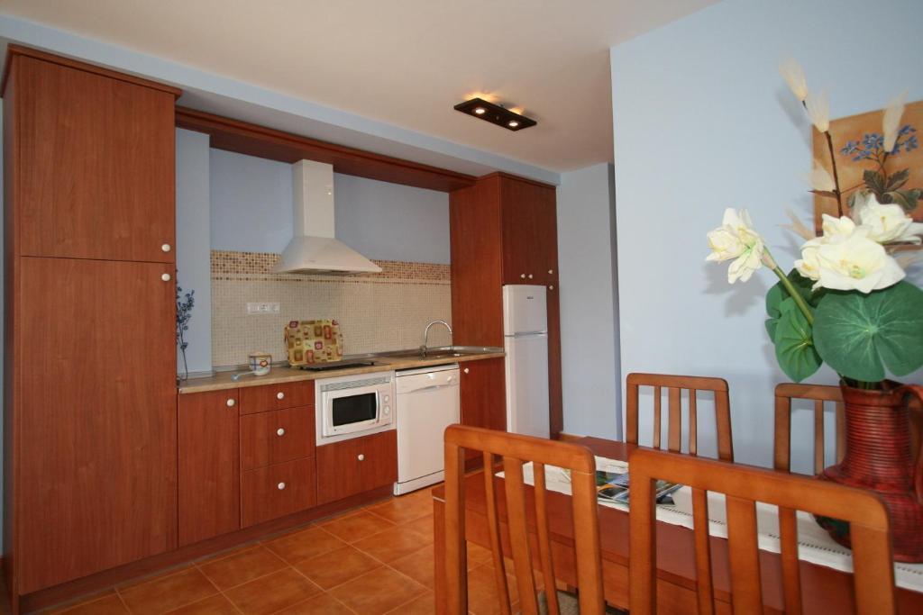 Apartamentos Toraya Hoz de Anero Ruang foto