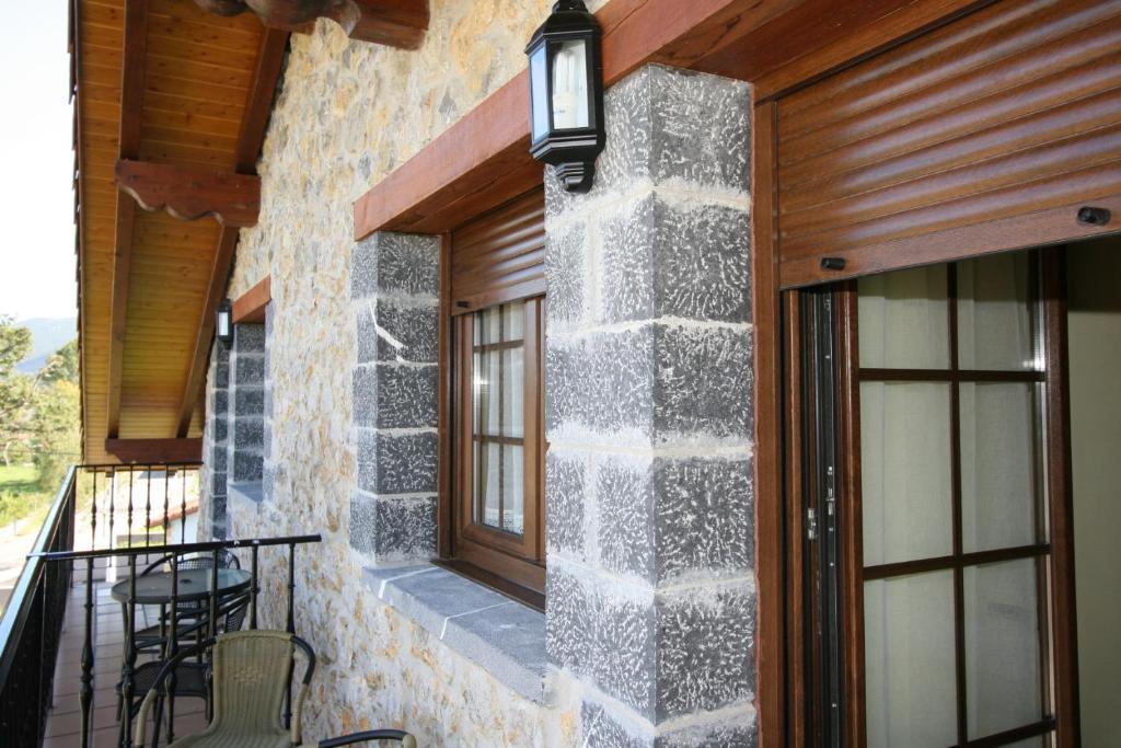 Apartamentos Toraya Hoz de Anero Ruang foto