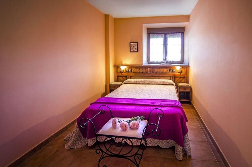 Apartamentos Toraya Hoz de Anero Bagian luar foto